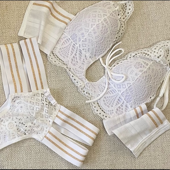 Brazilian bra and thong panty set - Picture 3 of 8